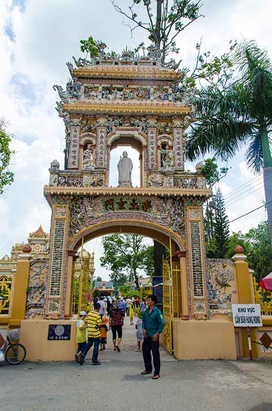 493 - Vietnam - pagoda de Vinh Trang - Tam Quan o puerta pequena
